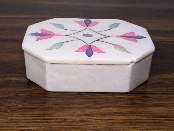 Vintage Alabaster Lidded Box, Pink and Blue Pearl… - image 2