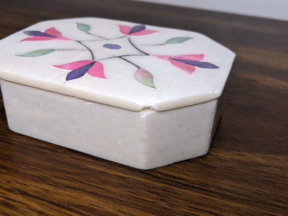 Vintage Alabaster Lidded Box, Pink and Blue Pearl… - image 3