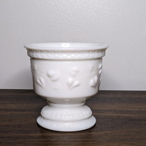 Short Pedestal Milk Glass Vase/Bowl with Sweetheart Pattern
