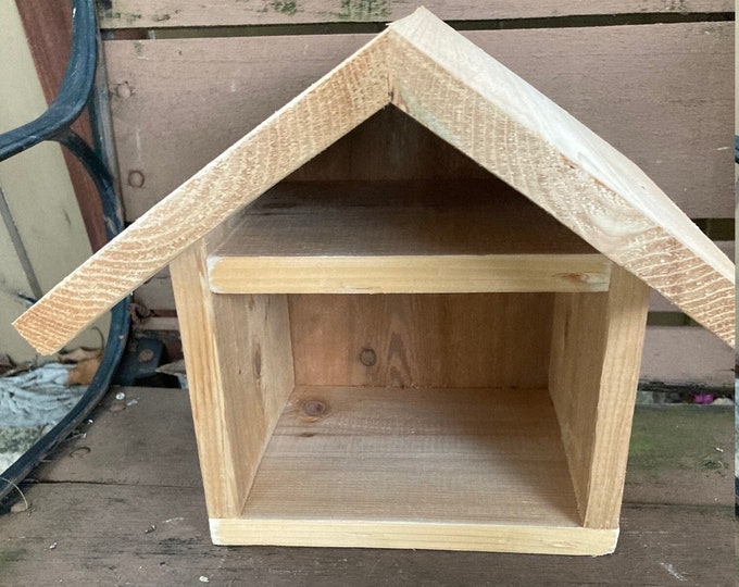 Bee house-Bee hotel-Cedar bee house-Mason bee house-pollinator bee house-beneficial insects  house-solitary bees -permaculture bee house