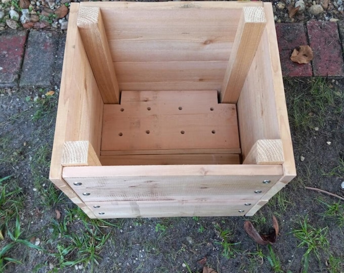 Raised garden bed-24 in  x 25.5 in x 15" planter box -Cedar garden bed-gardening planter-vegetable raised bed-Christmas gift-Father'sdaygift