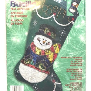 Kit de medias navideñas vintage de 2001, "Muñeco de nieve caprichoso", fieltro con apliques, cuentas y lentejuelas, nuevo y antiguo, de Bucilla