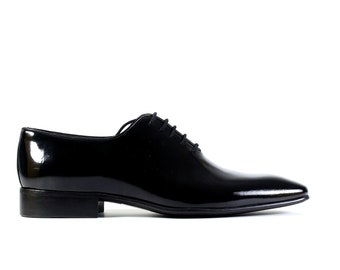 Zapatos Oxford de vestir hechos a mano en charol negro, de piel de becerro.
