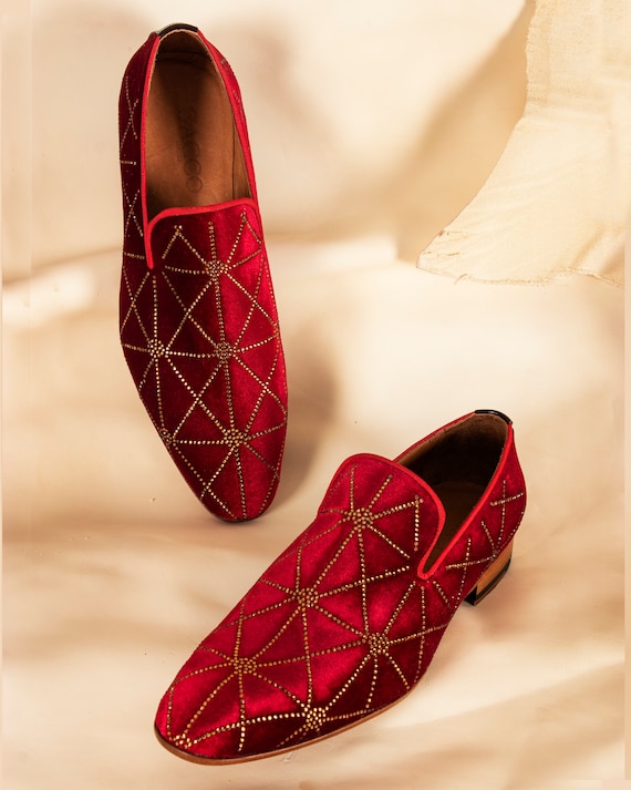 dialect Of later Draaien Rood fluwelen schoenen met stenen handgemaakte kristallen - Etsy België
