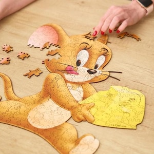 Tom & Jerry Wooden Puzzle – Personalized Cartoon Jigsaw, Fun Gift for Fans, Collectible Wall Art, Nostalgic Keepsake, Gift for teen