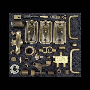 Mixed Lot of 30+ Random Metal Parts, Craft Supplies, Robot Parts, Electronic Parts, Junk Pieces, Metal Scrap. Assemblage Materials