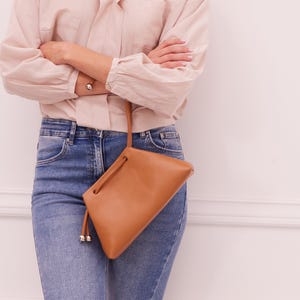 Cartera de piel con cadena, bolso de mano en color camello, bolso de mano de piel marrón, bolso bandolera, bolso de mano de piel para mujer, mini bolso de mano, "Paulina", hecho a medida