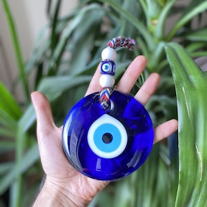 Grand cadeau de pendaison de crémaillère rond contemporain à suspendre, Nazar Boncuk, Nazar Deko, Nazar Deko, Amulette de protection de la maison