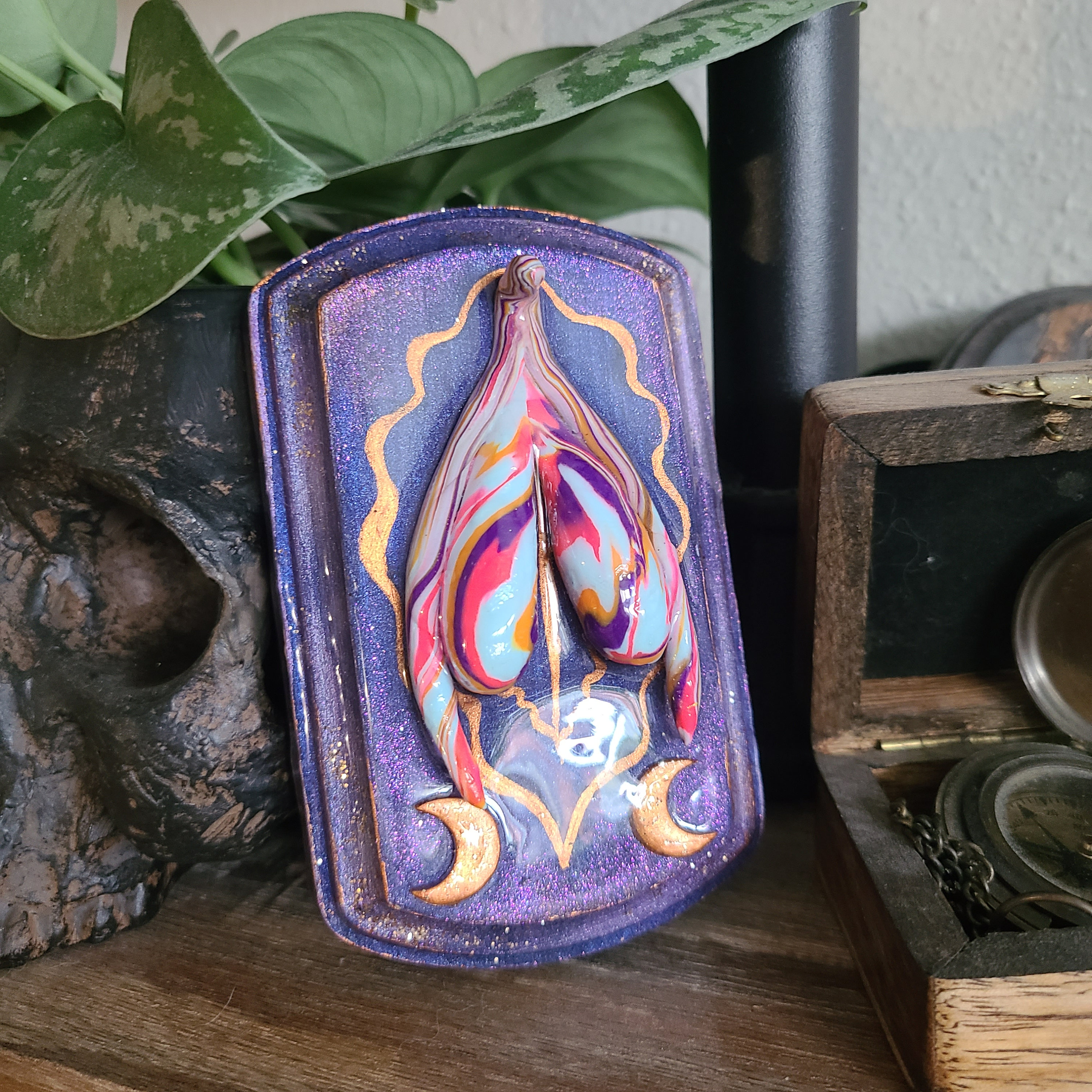 Luna Vulva Anatomical Clitoris Sculpture, Moon Phase Clit Art Sculpture