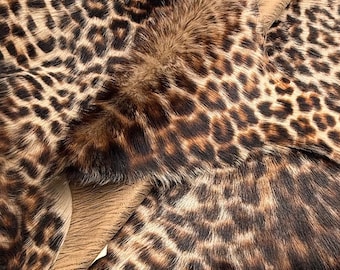 Geitenleer met luipaardprint en vacht voor knutselprojecten, kostuumontwerp, tassen maken en modeaccessoires.