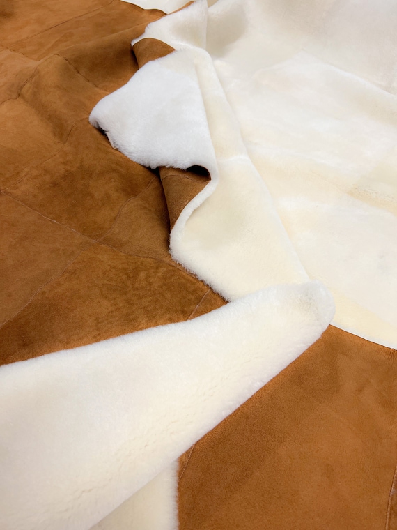 Luxus Schaffell Überwurf für Sofa Couch oder Bett Abdeckung in Luxus Creme und Hellbraun Wildleder