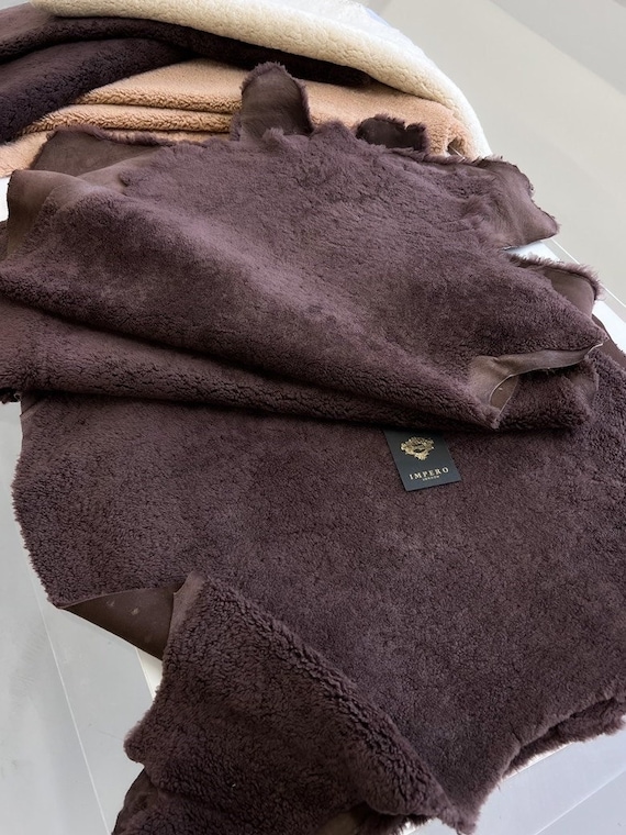 Genuine Australian Sheepskin Chocolate Brown Mocha Boucle Fabric For Upholstery Sheepskin Rug Throw For Sofa Couch Home Decor Sherpa Fabric
