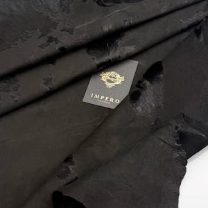 Schwarzes Kalbsleder mit Haaren – Leichtes Naturleder für Mode, Polsterarbeiten und Lederhandwerk