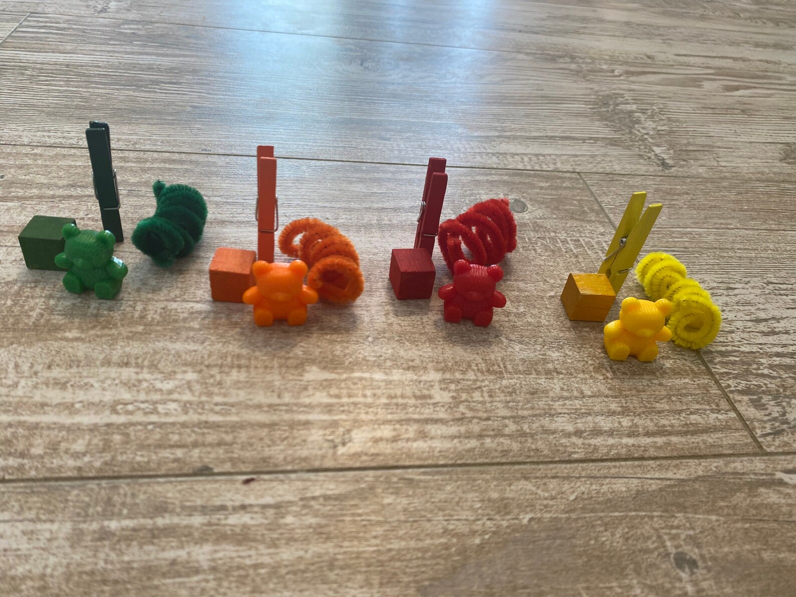 Caja de diversión de clasificación para niños pequeños | Etsy