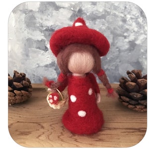 Mini Toadstool Witch – Needle Felted Autumn Doll, Waldorf Halloween Miniature, Red Mushroom Witch with Basket, Forest Spirit Decor