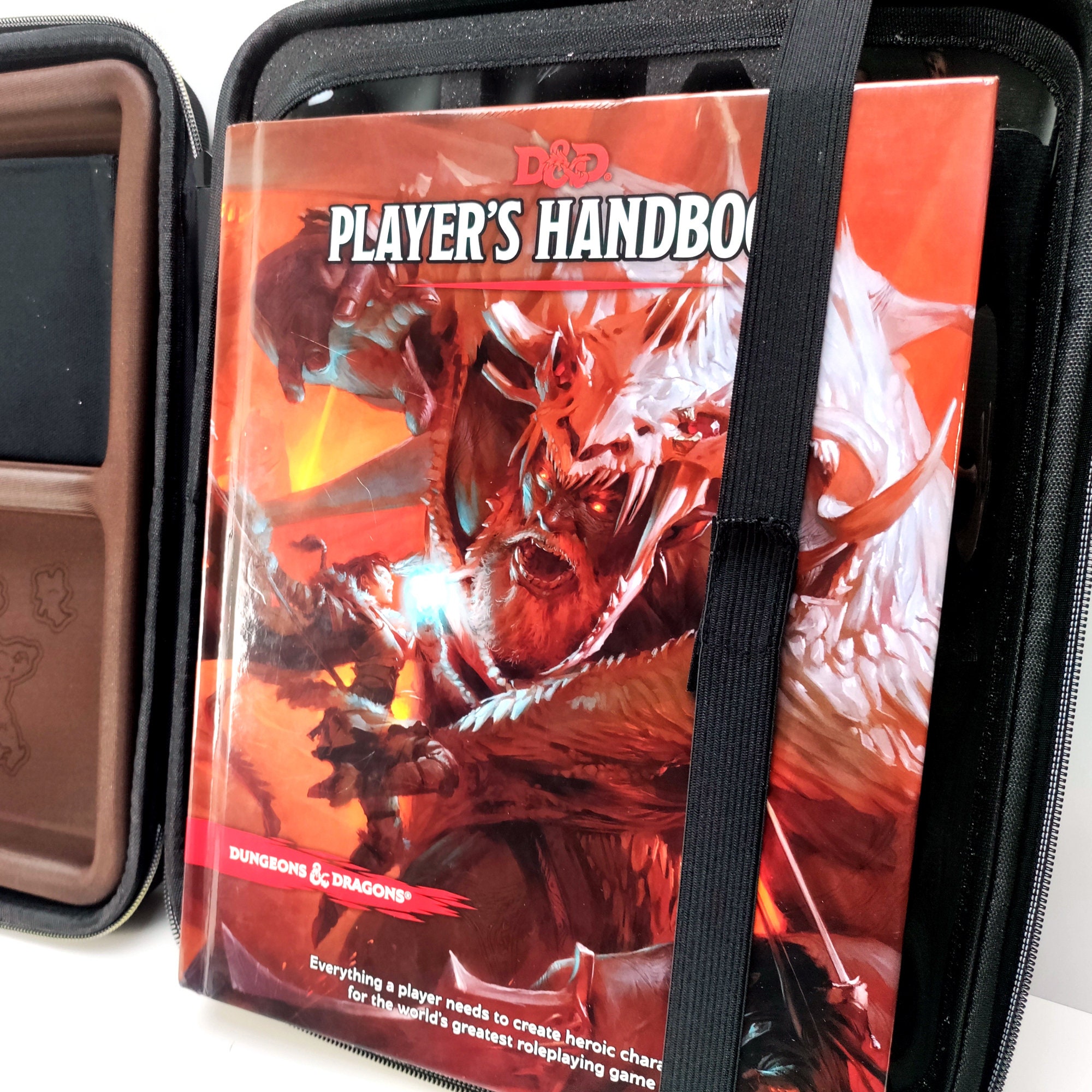 D&D Gamer Make-up-Tasche 'Wähle Deine Waffe' – Wasserdichtes Canvas-Material, 22,9x17x5 Cm, Mit Reißverschluss, Für Würfel & Kosmetik