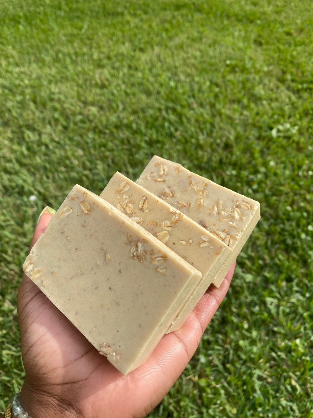 Oats & White Turmeric Sea Moss Exfoliating Soap Bar Dark Spot Remover