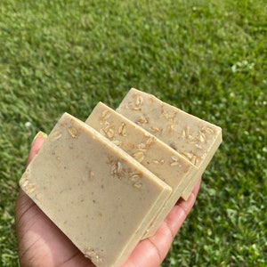 Oats & White Turmeric Sea Moss exfoliating soap bar dark spot remover, all natural, dark underarms, dark inner thighs, acne spot