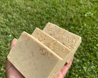 Oats & White Turmeric Sea Moss exfoliating soap bar dark spot remover, all natural, dark underarms, dark inner thighs, acne spot