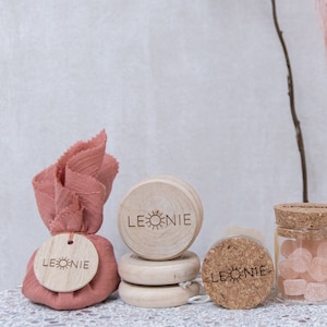 Set of wooden, personalized yo-yos for baptism sugar, thank you, giveaway gift, farewell gift, ... original attention