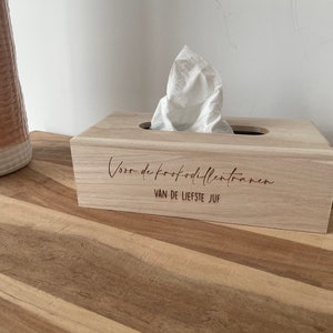 Engraved natural wooden tissue box for teacher, personalized tissue box, tissue box with name