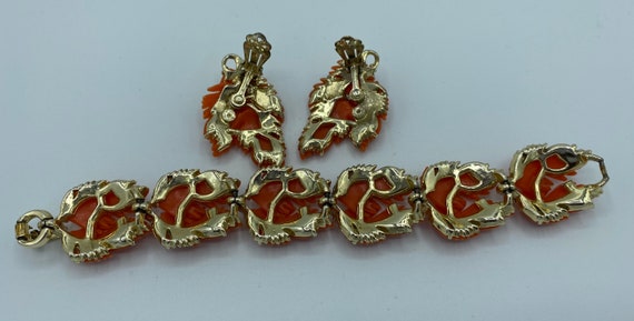 Vintage Lisner Leaves on Gold Toned Metal Bracele… - image 7