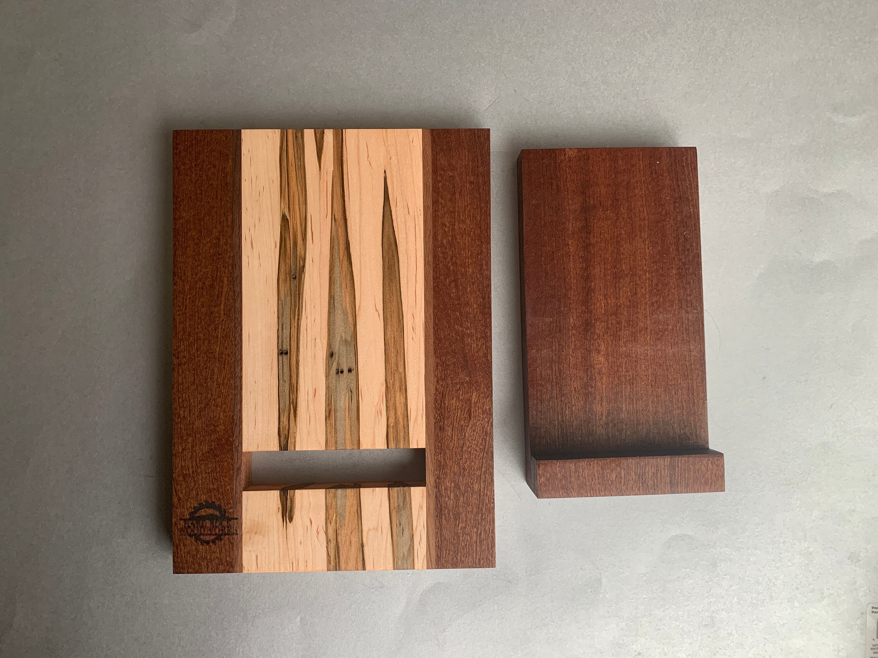 Wooden Cookbook Stand – Insidestyleshoppe