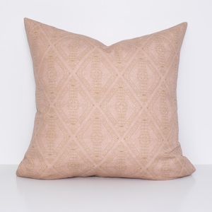 Copricuscino geometrico rosa corallo e marrone chiaro, cuscino decorativo bifacciale con motivo a rombi moderno, cuscino decorativo in lino e cotone, LYRA CORAL