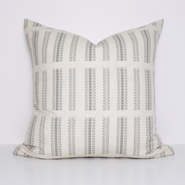 Neutralna poduszka dekoracyjna, kremowo-beżowa i antracytowa, geometryczna poszewka na poduszkę, BLUEPRINT OATMEAL