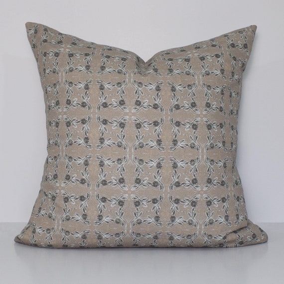 Bloom Pillow Cover in Scallop