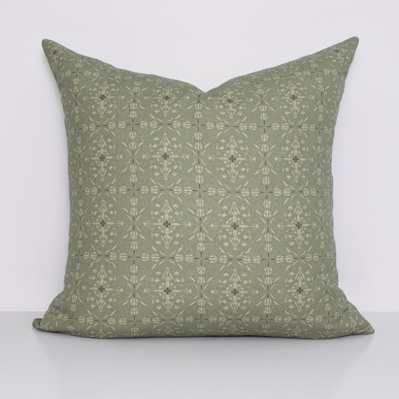Nouveau Pillow Cover in Olive