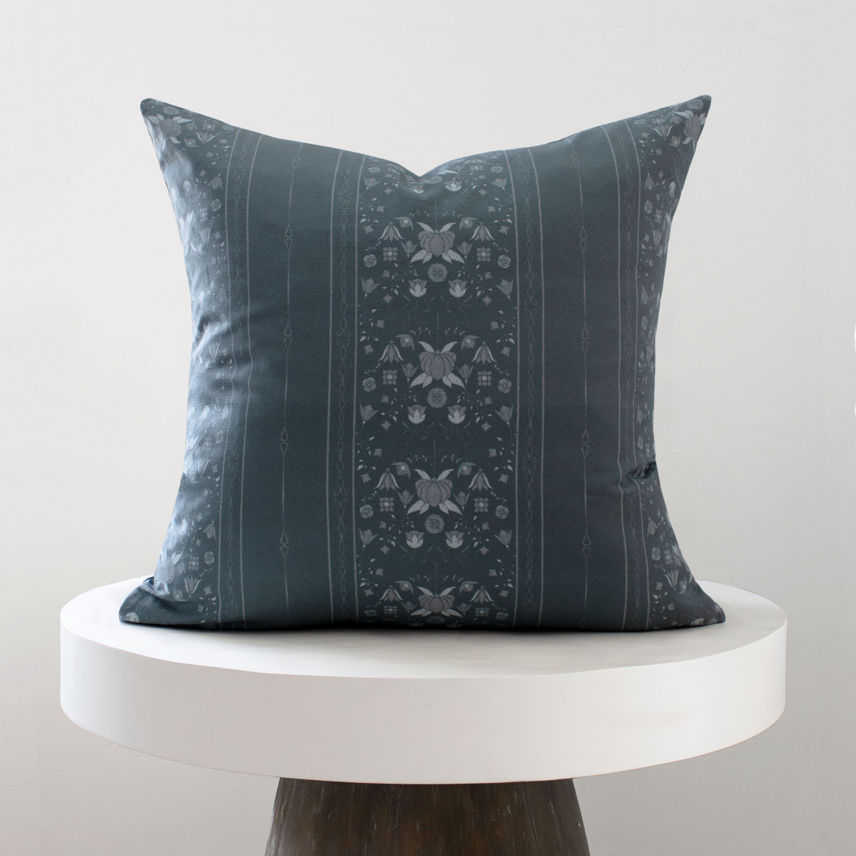 Patterned Pillow Combination, Neutral and Blue Pillow Set, Curated