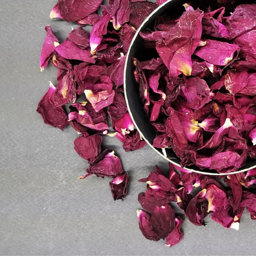 Red Rose Petals: Large Dried Edible Flowers, Cake Cocktail Garnish ...