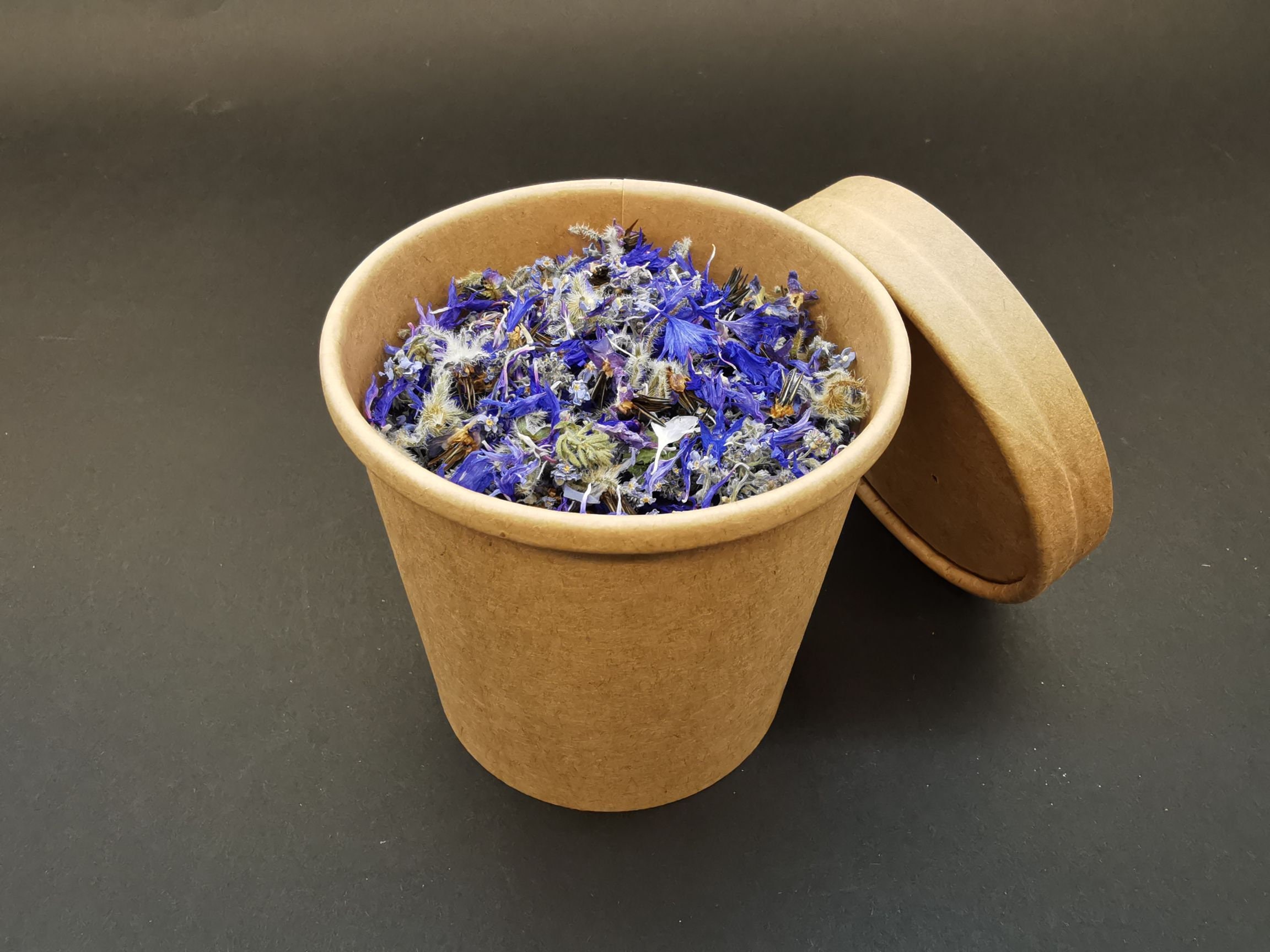 Edible Flower Freshly Preserved Freeze-dried Borage| 0.2 oz, 30+ Dried  Edible Flowers | Edible Flowers for Cakes | Edible Flowers for Cocktails 