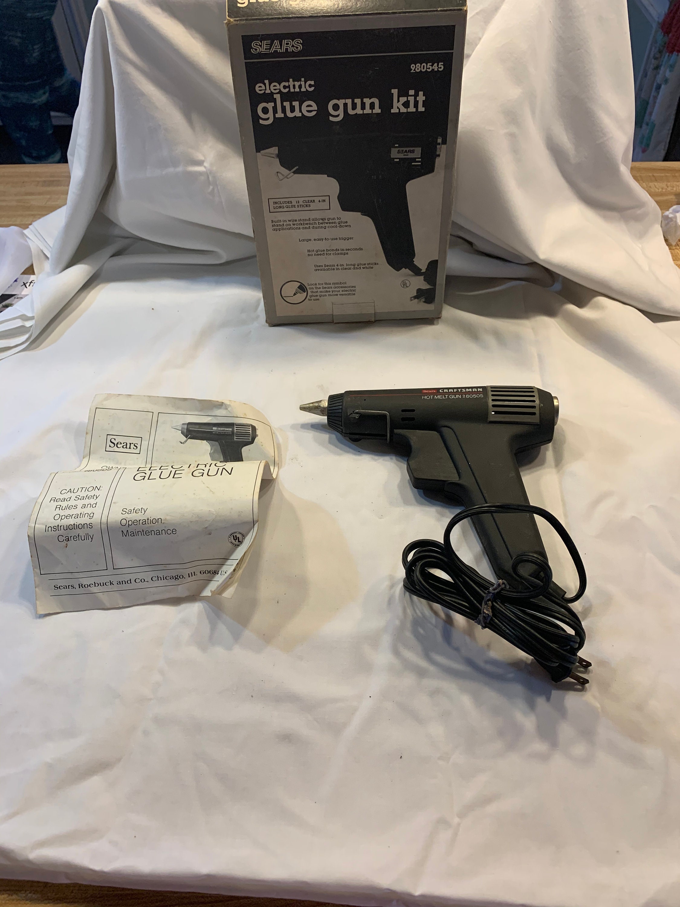 1991 low Temp Glue Gun Model 260LT, Never Opened, All Accessories