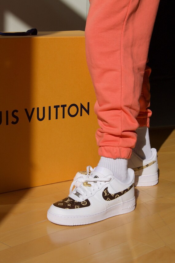 charm nike air force