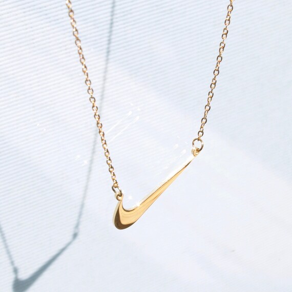 Collar Nike a Colgante Gold Swoosh - Etsy México