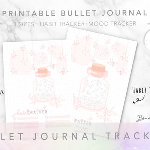 Puede incluir: Páginas de bullet journal imprimibles con un esquema de color rosa y blanco. Las páginas presentan un rastreador de hábitos con un frasco lleno de grúas de papel origami. El texto "FILLABLE TRACKER" y "HABIT TRACKER" es visible. Las páginas están diseñadas para usarse con un cuaderno de cuadrícula de puntos.