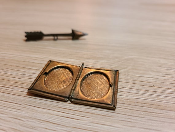 Antique* 1940's Arrow Pin and Book Locket
