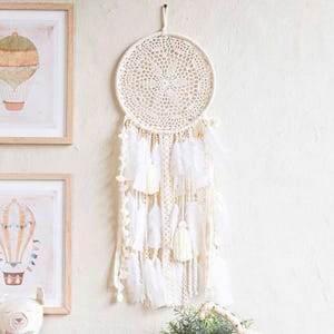 Cream Dreamcatcher Baby Crib Wall Decor Handcrafted Minimalist Serene Nursery Accent Calming Baby Room Decor Newborn Wall Hanging Neutral