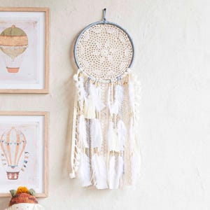 Boho Dreamcatcher Wall Hanging: Creamy Nursery Decor