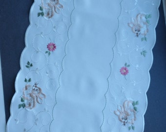 No. 4564 BUNNY  TABLE  Runner, 11" x 22" oval. from Germany