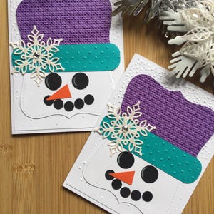 Cartes de correspondance vierges faites main avec un fond en relief et des flocons de neige - Lot de 2