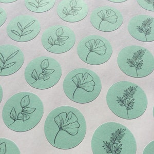 Pour enveloppes Happy Mail, vert clair avec différentes feuilles, autocollants ronds mats de 2,5 cm pour cartes ou courrier - 48 autocollants