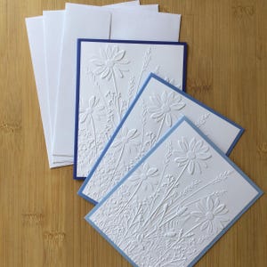 Cartes de correspondance vierges en relief faites main Daisy Garden en différentes couleurs - Lot de 3