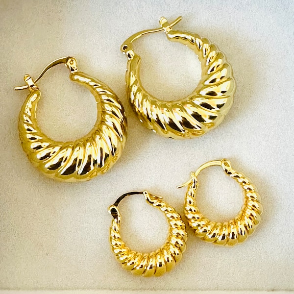 18k Gold Plated Croissant Hoops/Gift for her/Small Hoop Earrings/Minimalist earrings