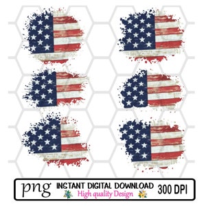 Puede incluir: Seis imágenes digitales de una bandera estadounidense desgastada con un fondo blanco. La bandera es roja, blanca y azul con un efecto grunge.