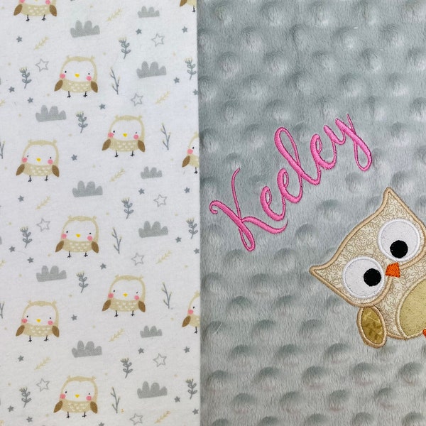 Personalisierte Eule Baby Decke, Neutral Ton Eule Print Flanell-Minky Decke w / Name, kundenspezifische Eule Decke für Jungen oder Mädchen