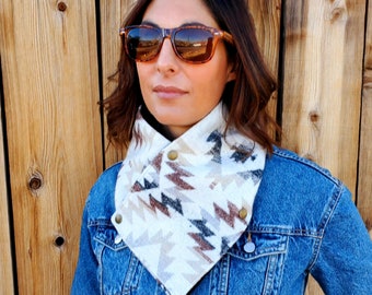 Women&#39;s Western Cowl Scarf, Bandana Triangle Scarf, Equestrian Wool Bandana, Fleece Neck Wrap, Adventure Scarf, Cowgirl Accessory
