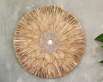 Round Boho Wall Decor Made of Raffia with Macramé and Shells – Handmade Natural Wall Hanging from Bali